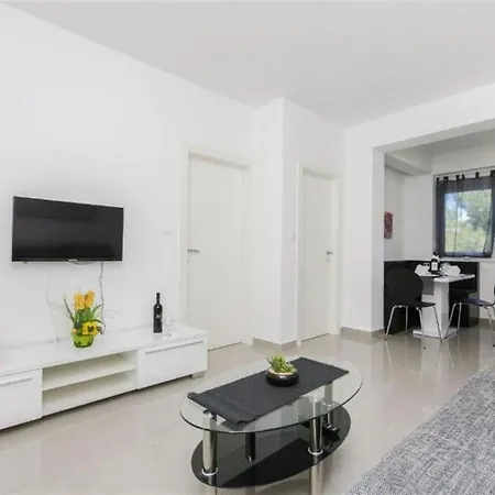 Apartment Maja