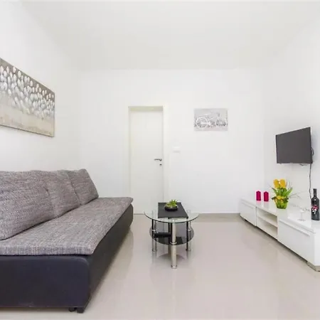 Maja Apartment